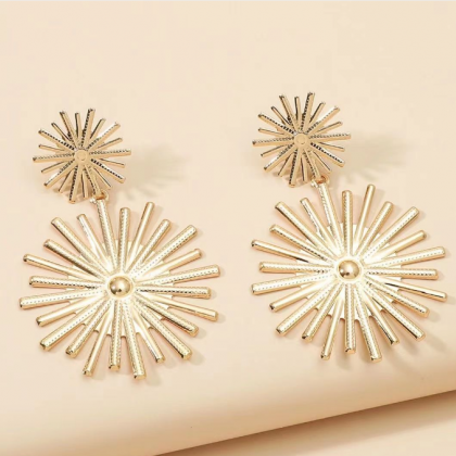 Fashion Exaggerated Stud Temperament With Small..