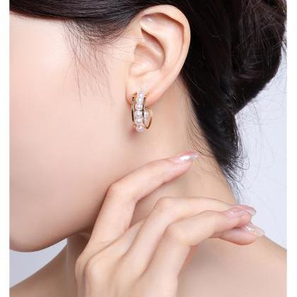 Vintage Hollow Pearl Earrings Female Niche Design..