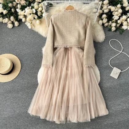 Elegant Beige Knit Top And Tulle Skirt Set