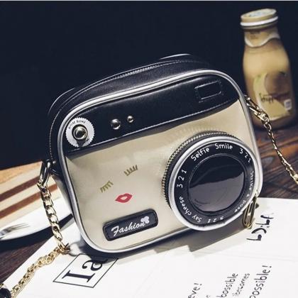 Vintage Camera Design Crossbody Bag With Chain..
