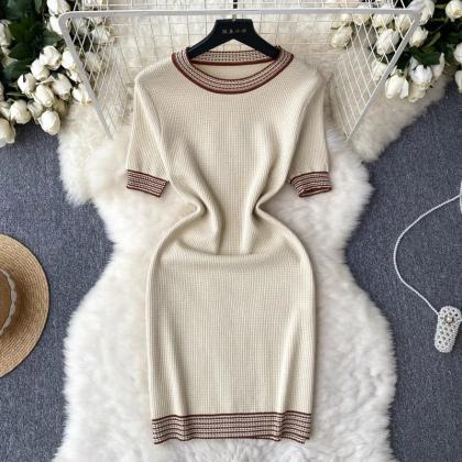 Elegant Rib-knit Midi Dress With Contrast Trim..