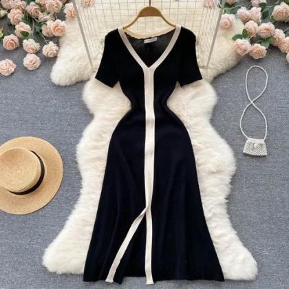 Elegant V-neck Midi Dress With Contrast Piping