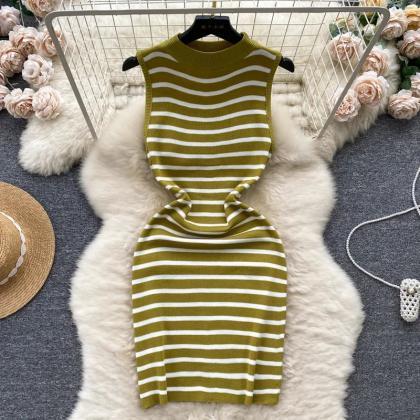 Sleeveless Olive Striped Knit Crop Top With Skirt