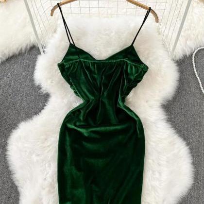 Elegant Emerald Green Satin Cocktail Dress With..