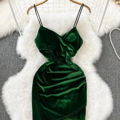 Elegant Emerald Green Satin Cocktail Dress With..