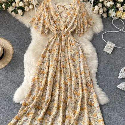 Vintage Oil Painting Floral Print V-Neck Puff Sleeve Tiered Ruffle Maxi Dress