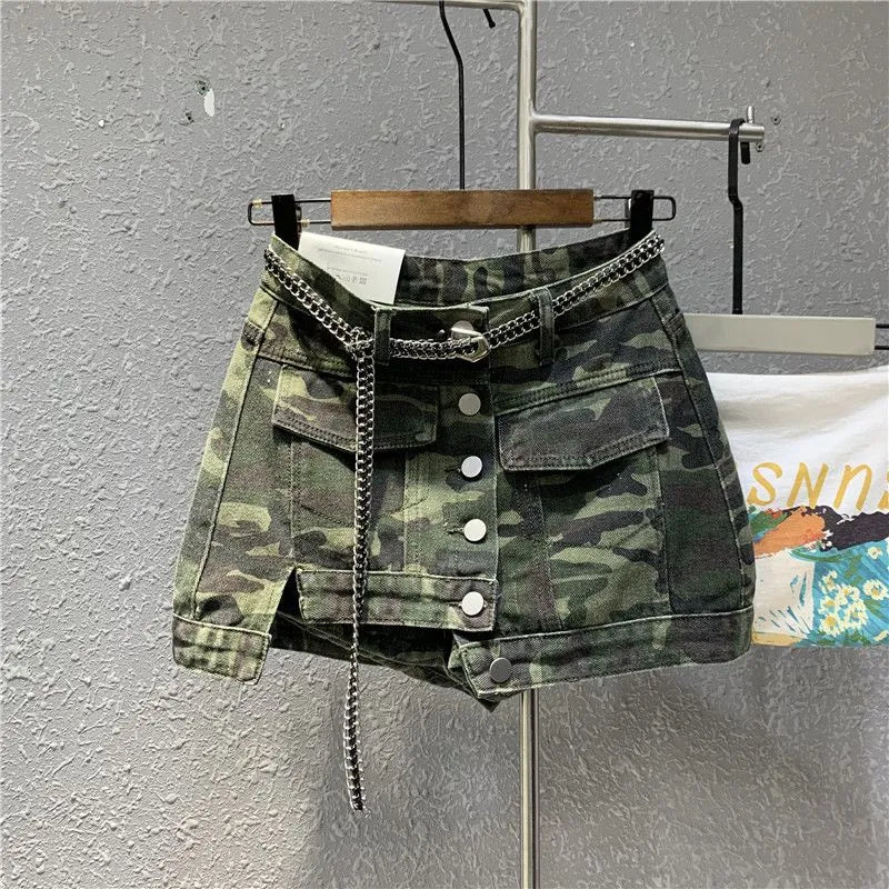 Trendy Camouflage Cargo Mini Skirt With Chain Accent