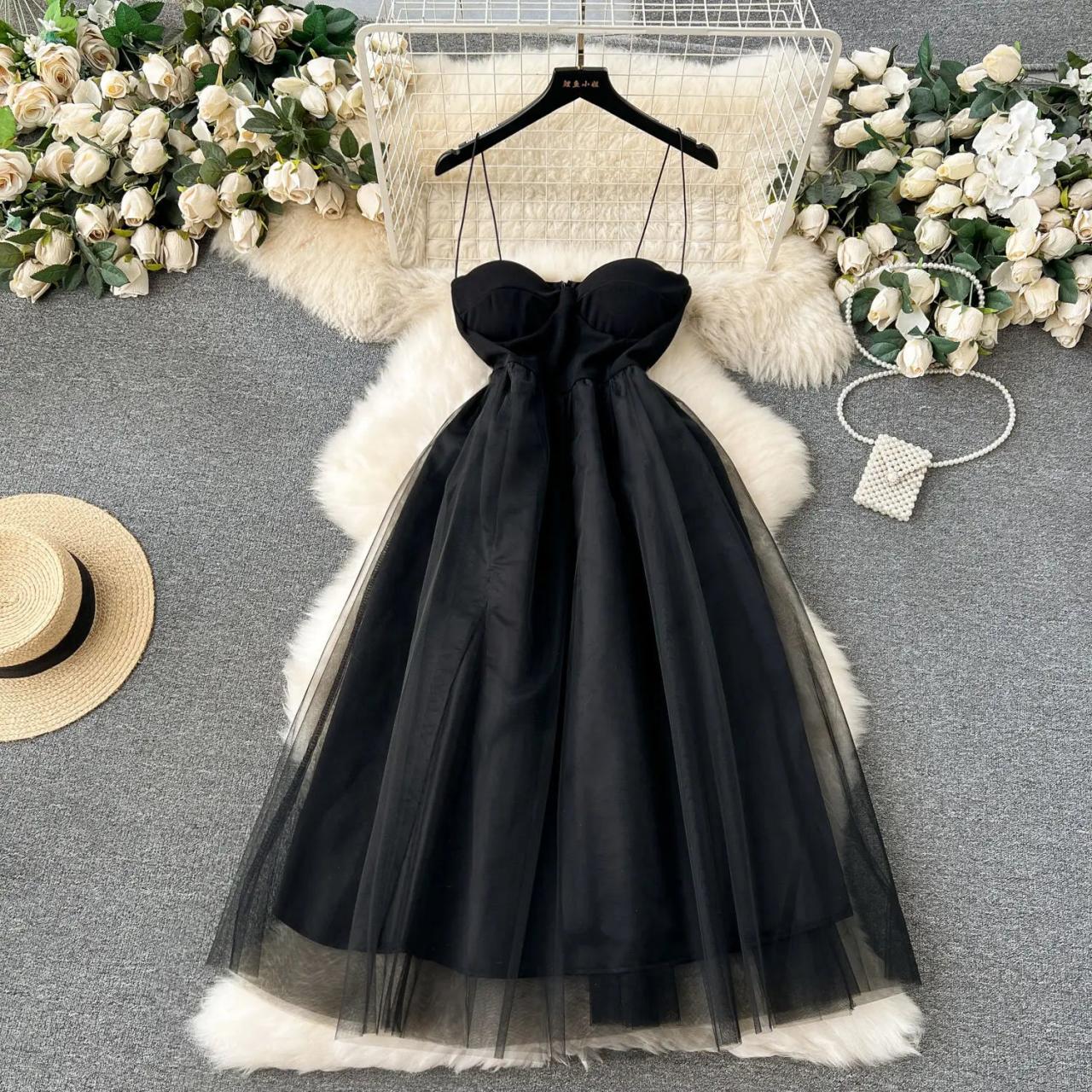Elegant Strapless Tulle Black Evening Gown For Women