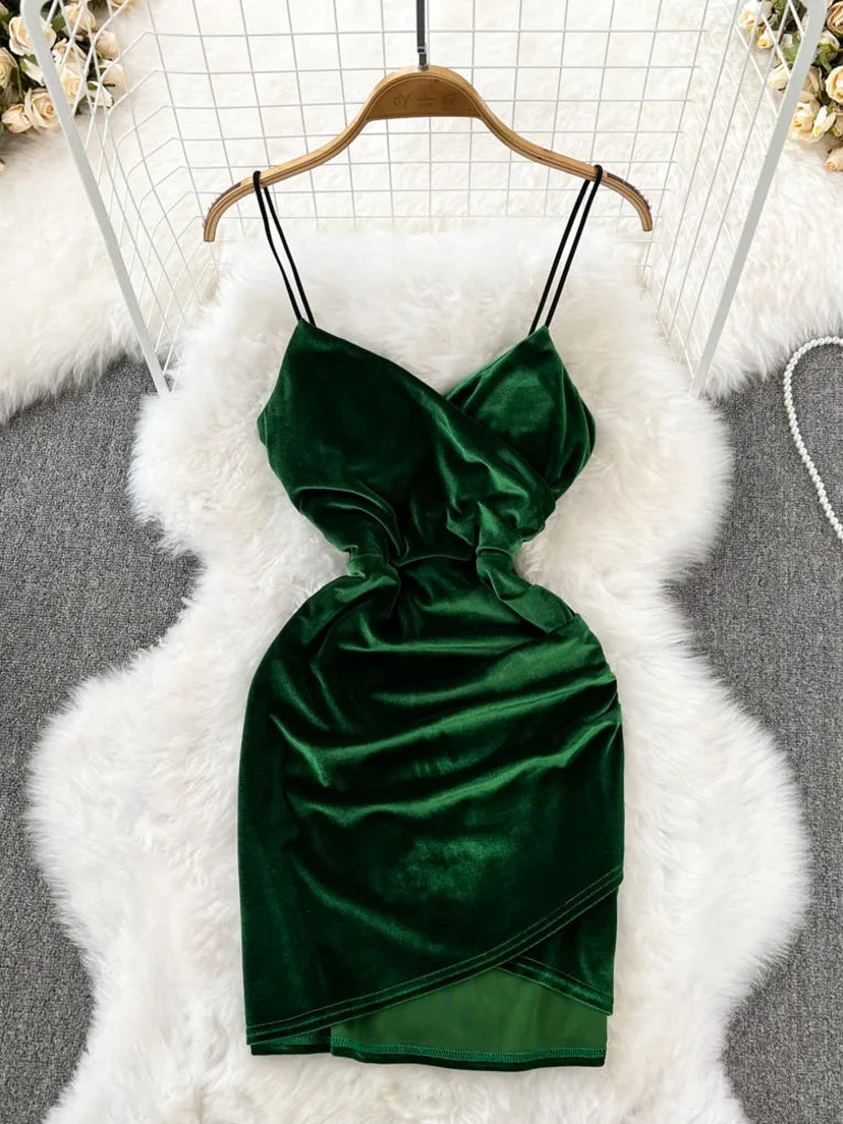 Elegant Emerald Green Satin Cocktail Dress With Straps