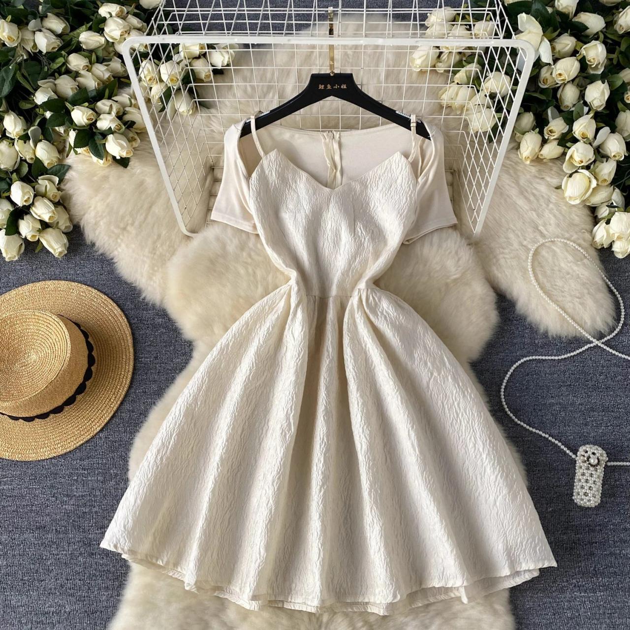 Elegant White Summer Dress With Short Sleeves