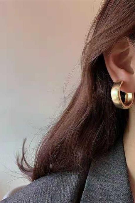 Simple Big Hoop Earrings Korean Fashion Geometric Huggie Earrings For Women Gold Silver Color Piercing Jewelry