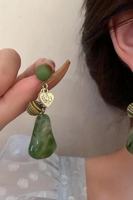 1pair South Korea Fashion Green Color Retro Beads Love Triangle Earrings For Women Atmosphere Personality Earrings Small Jewelry