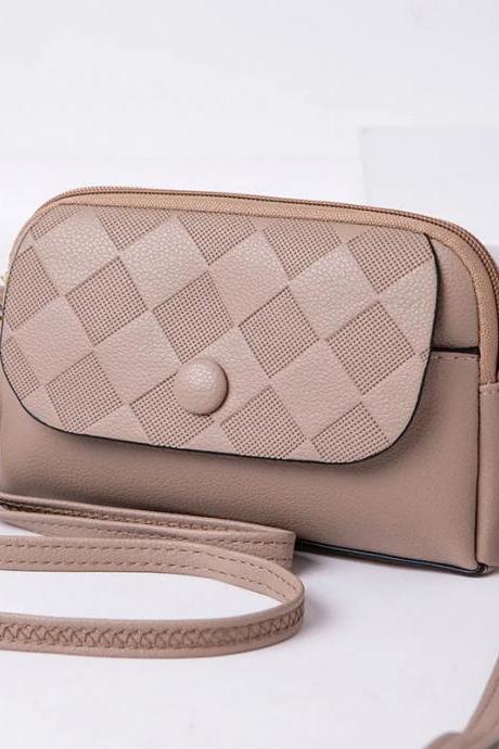 Elegant Beige Crossbody Bag With Quilted Texture