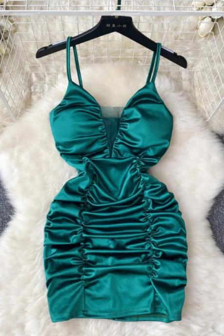 Elegant Emerald Green Satin Ruched Halterneck Dress