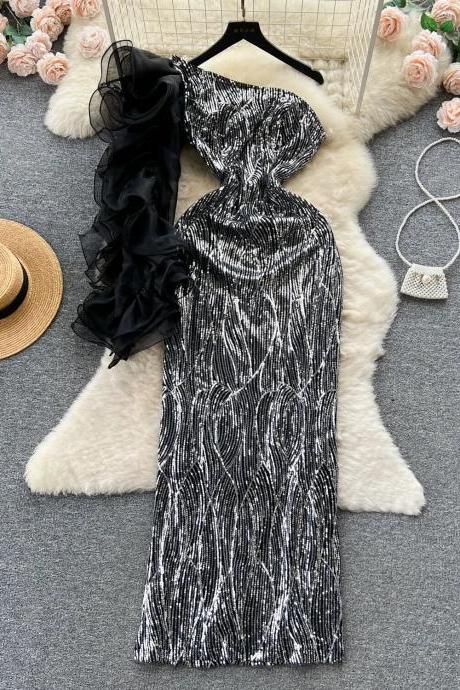 Elegant Black And White Patterned Maxi Dress With Scarf