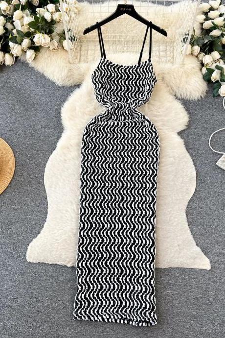Elegant Halter Neck Black And White Wave-pattern Maxi Dress