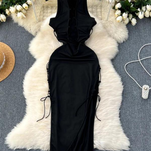 Elegant Sleeveless Black Satin Evening Dress with Lace-up Details