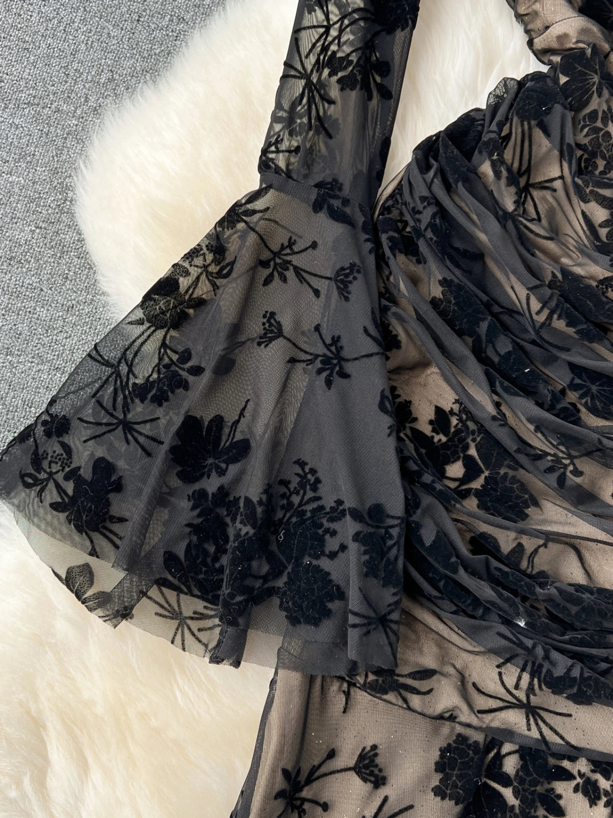 10744 Black Heart Collar Lace Evening Dress