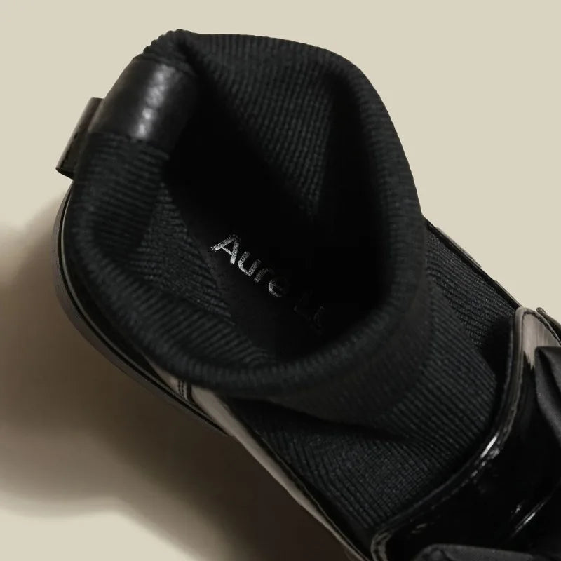 ANKLE BOOTS IN BLACK PATENT CALFSKIN